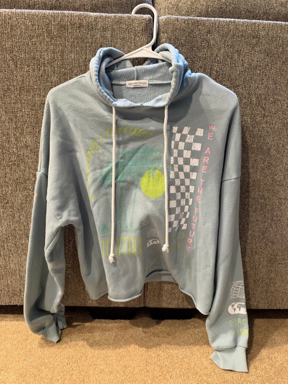 Women;s Grayson Threads Blue Graphic Cropped Hoodie Size Medium